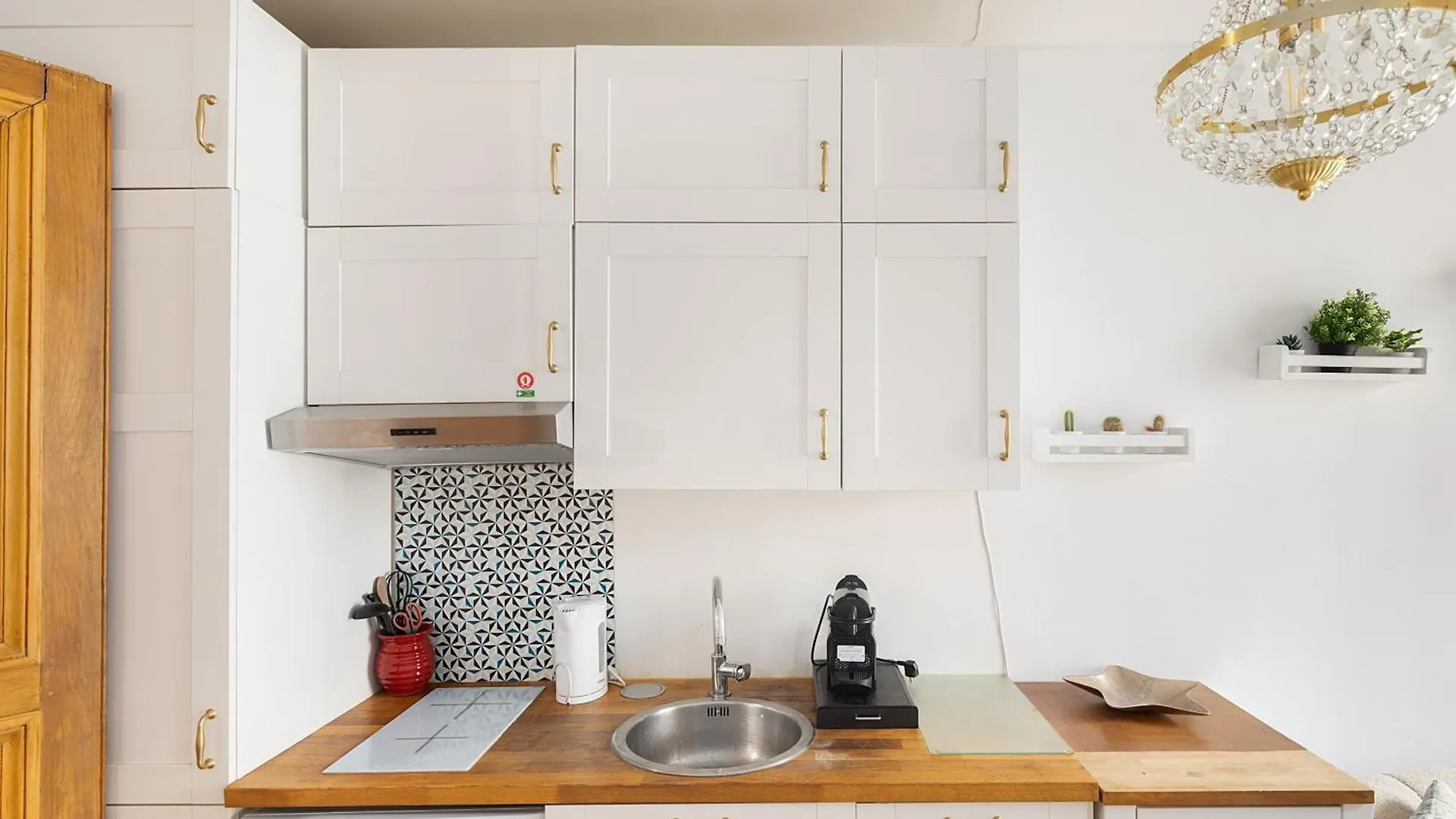 Apartman Haussmannian Elegance Close To Montmartre