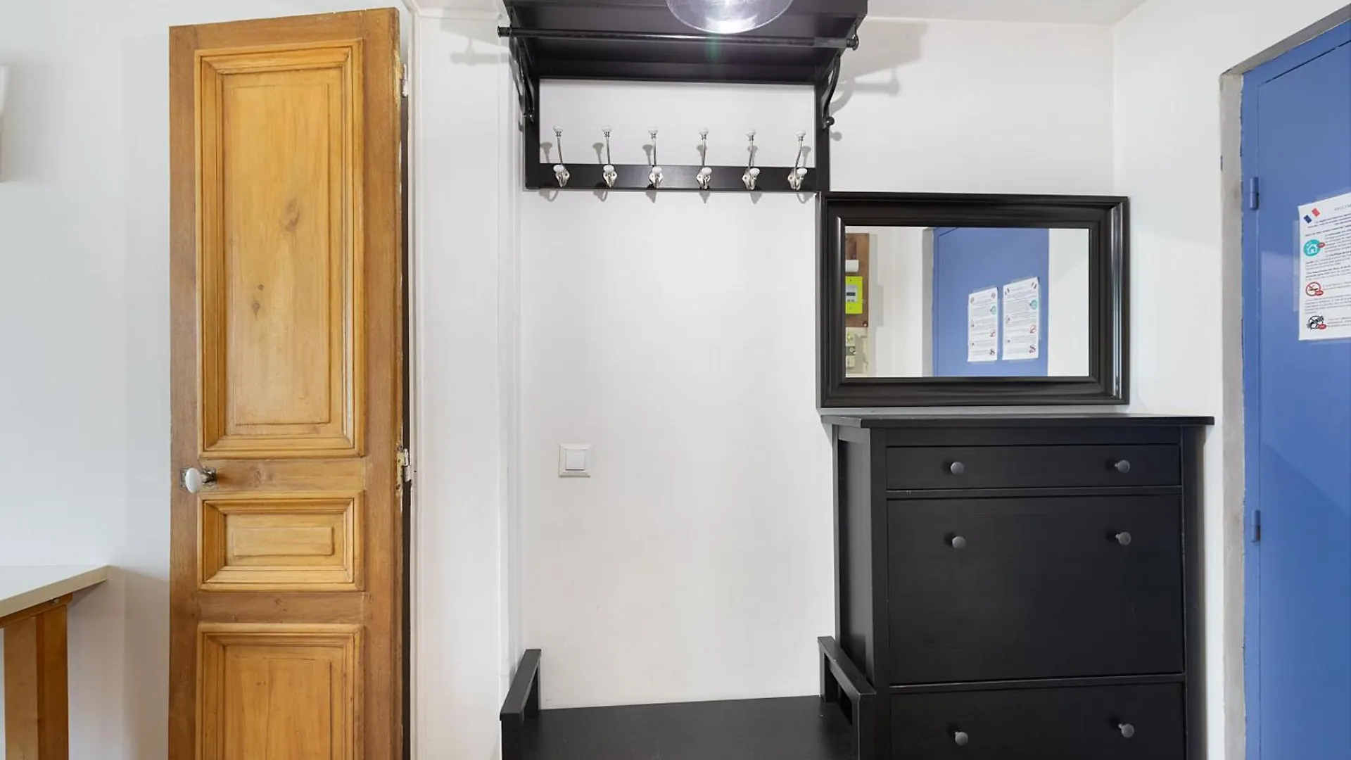 Haussmannian Elegance Close To Montmartre Apartman